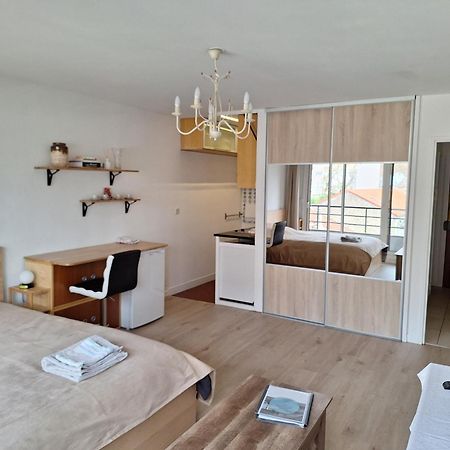 Chic Parisian Studio Retreat Bright Spacious And Secure Parking Exteriér fotografie